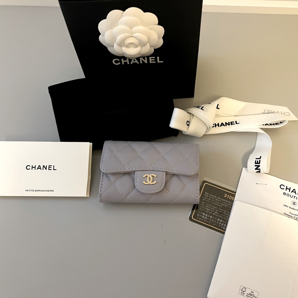 Chanel Classic Flap card case in light purple with light gold hardware